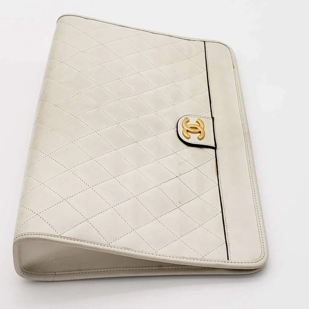 100% Authentic CHANEL Classic Leather Clutch Bag 500-101424 - Picture 4 of 16